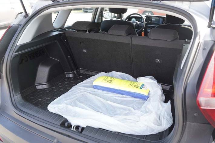 Grå Hyundai Bayon fra 2022