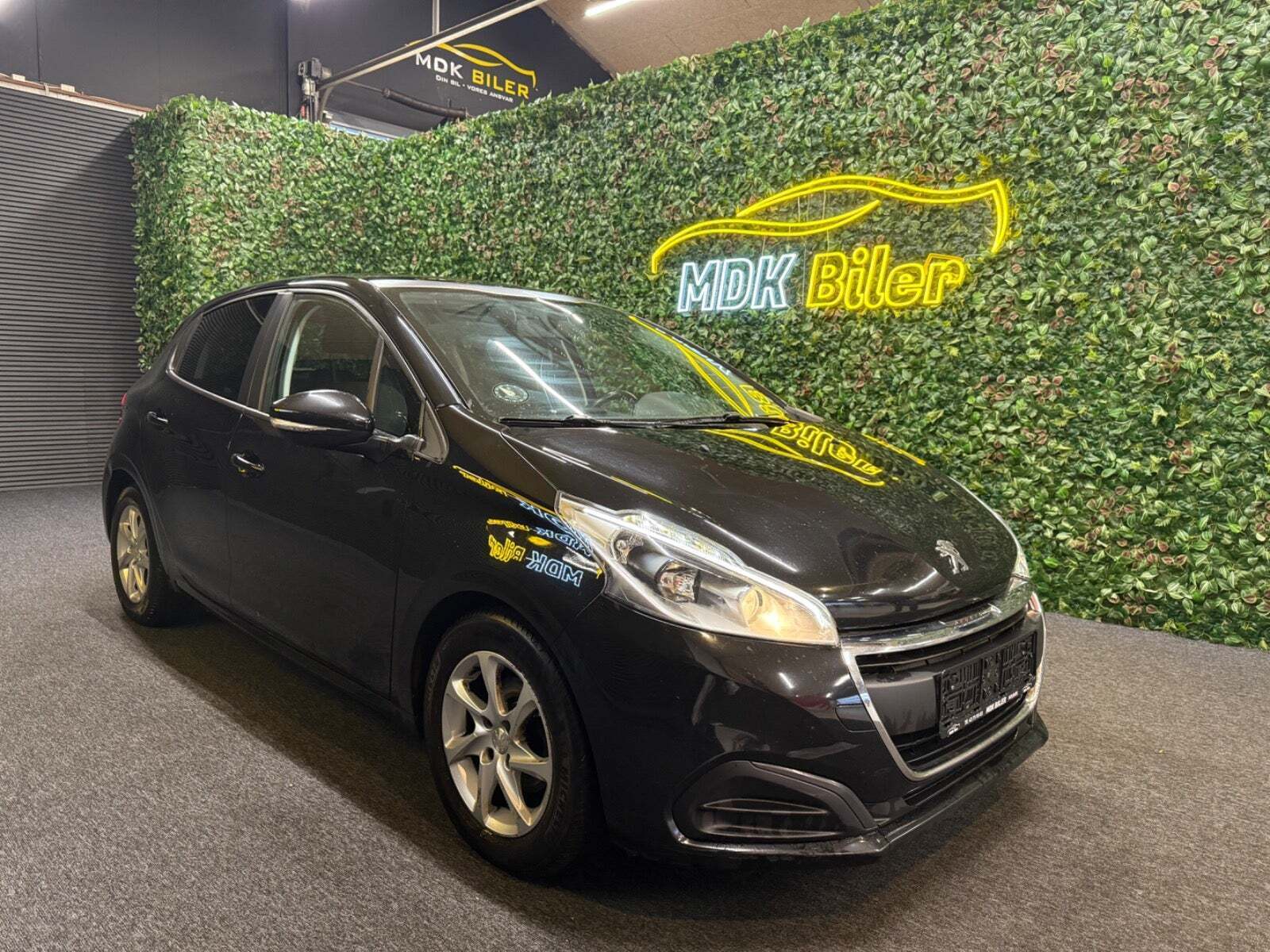 Peugeot 208 1,6 BlueHDi 100 More Sky