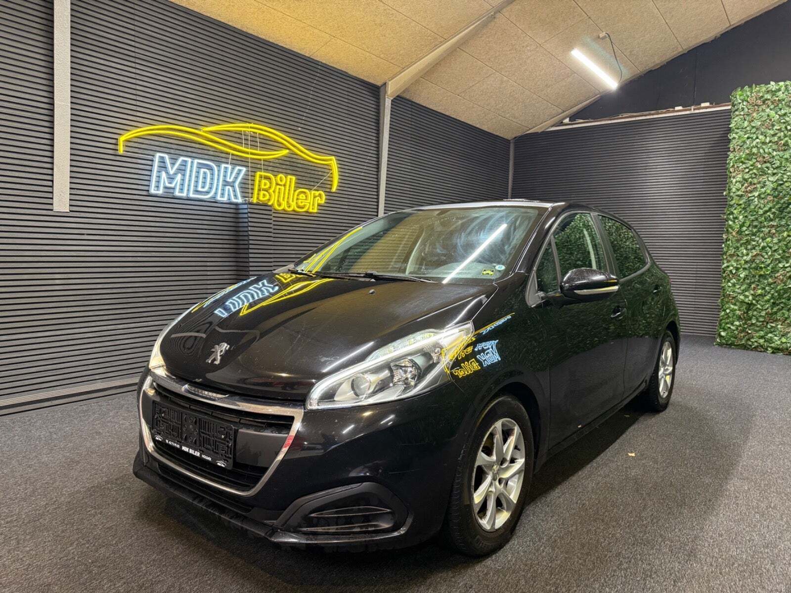 Peugeot 208 1,6 BlueHDi 100 More Sky