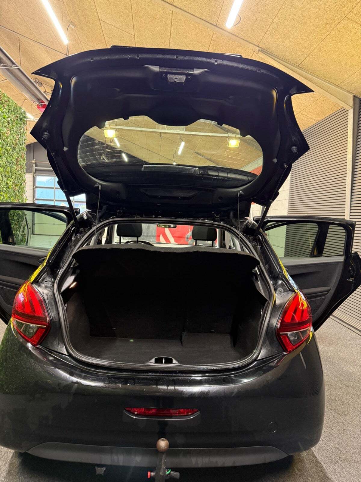 undefined Peugeot 208 fra 2016