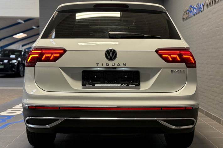 Hvid VW Tiguan fra 2021
