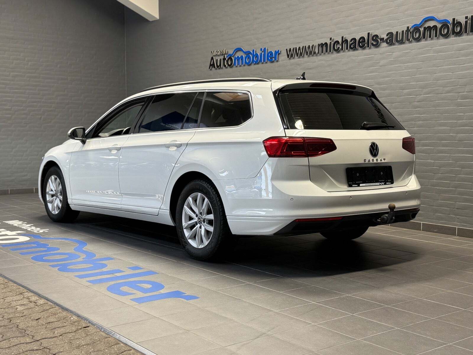Hvid VW Passat fra 2022