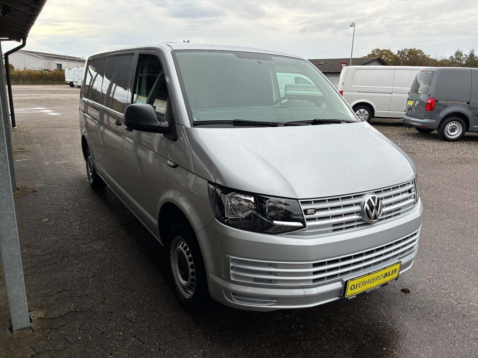 VW Transporter 2,0 TDi 150 Kassevogn lang