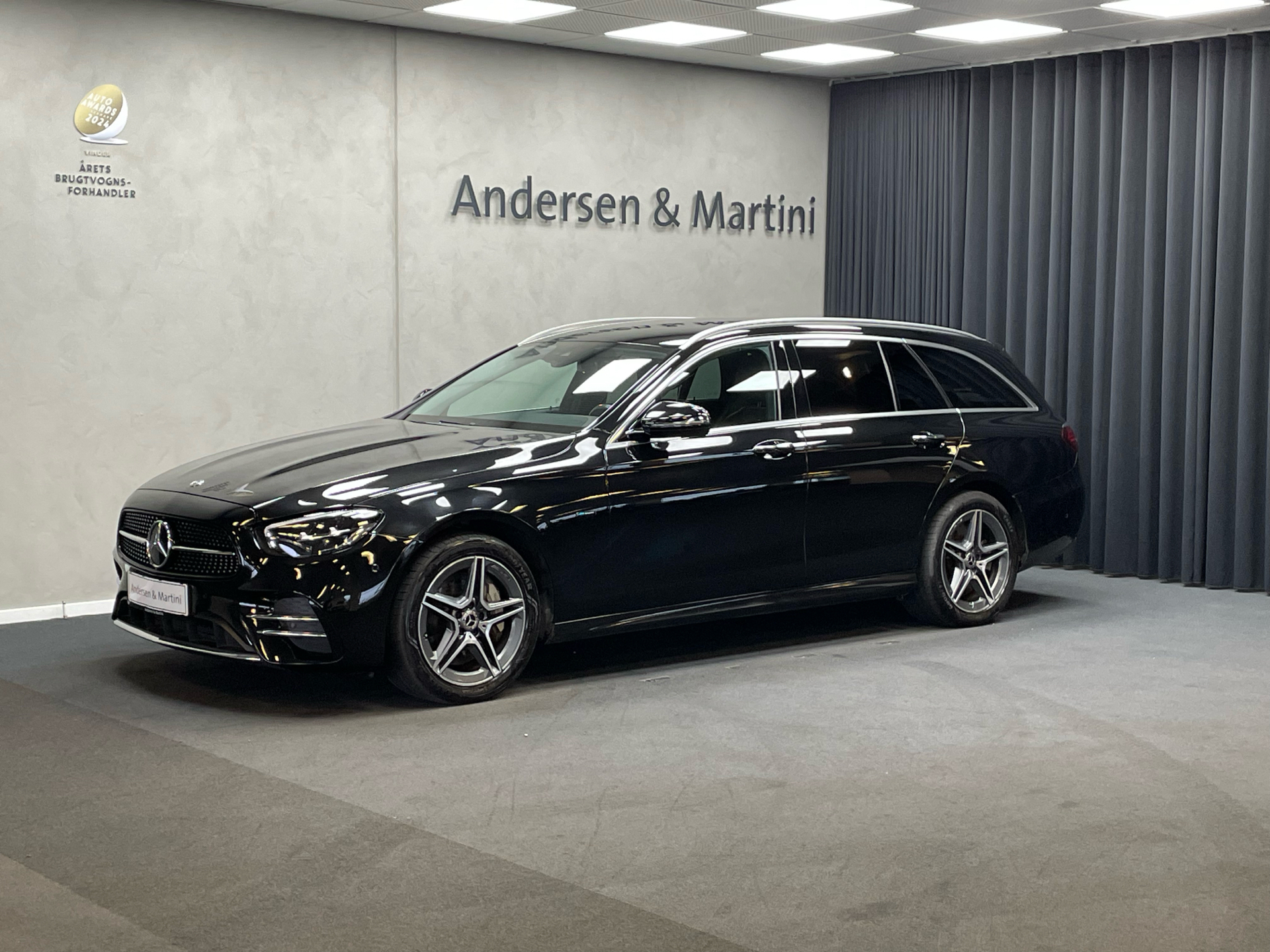 Sort Mercedes E300 de fra 2020