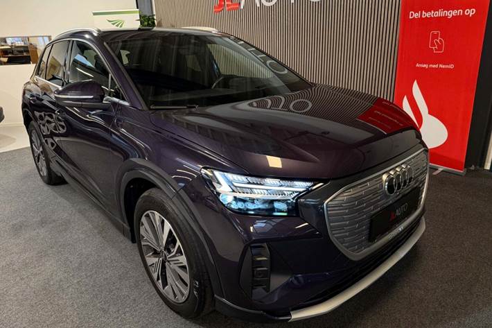 Lilla Audi Q4 e-tron fra 2022 set udefra