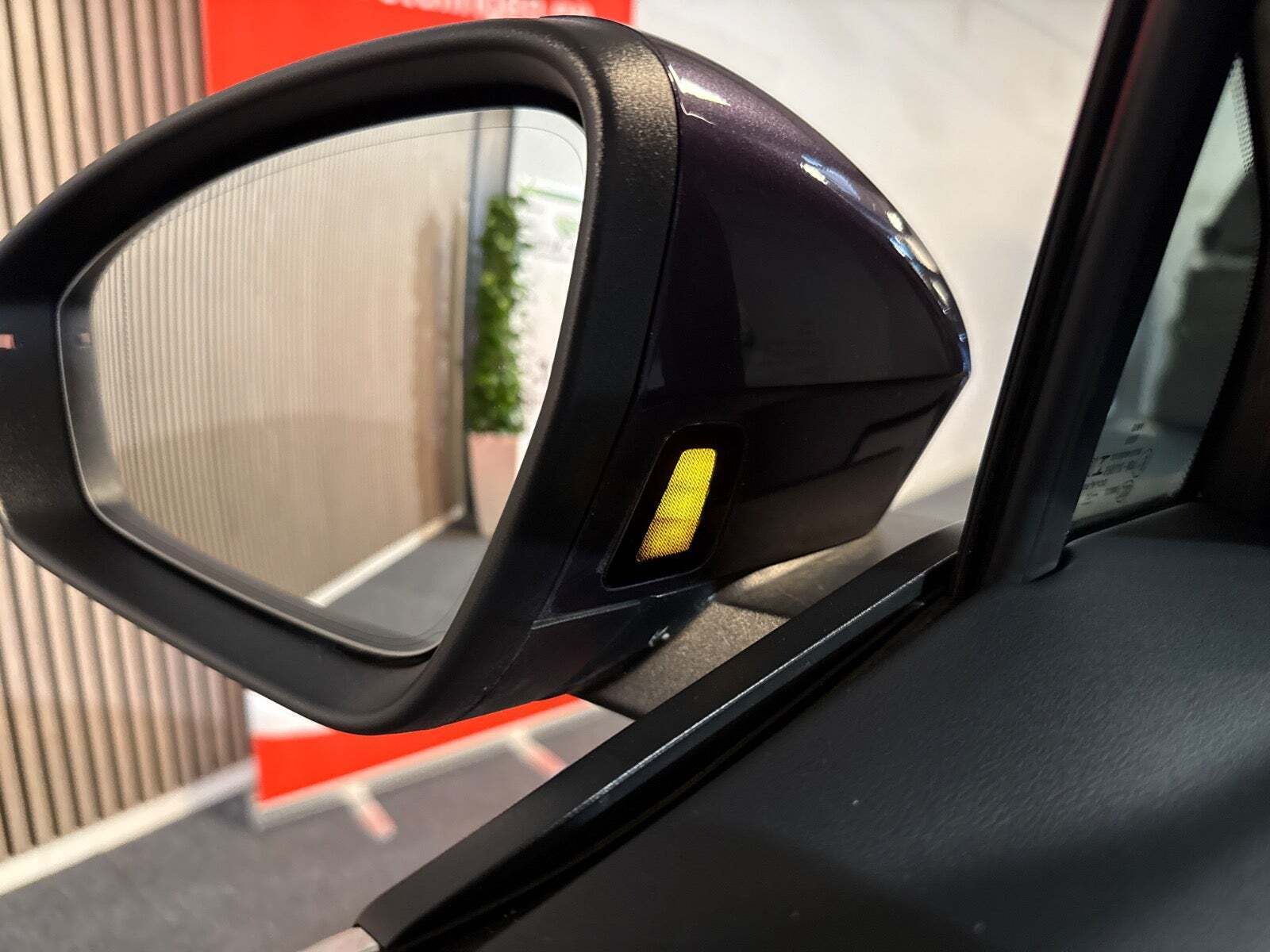 Grå Audi Q4 e-tron fra 2022