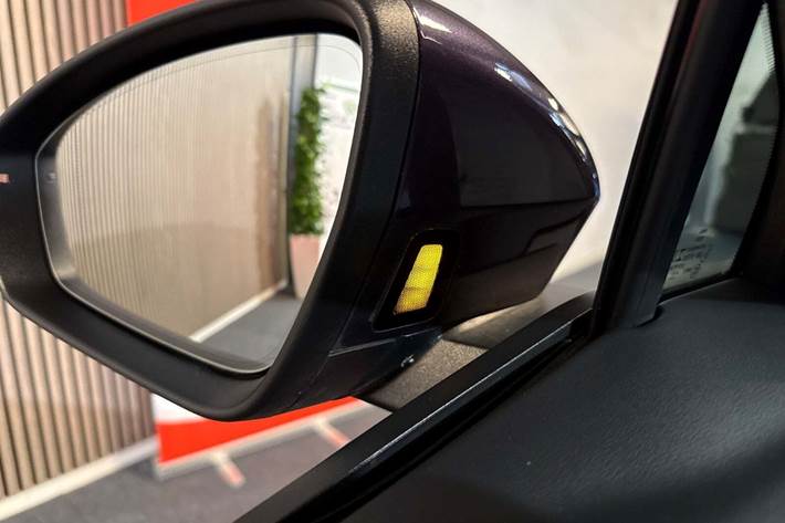 Grå Audi Q4 e-tron fra 2022