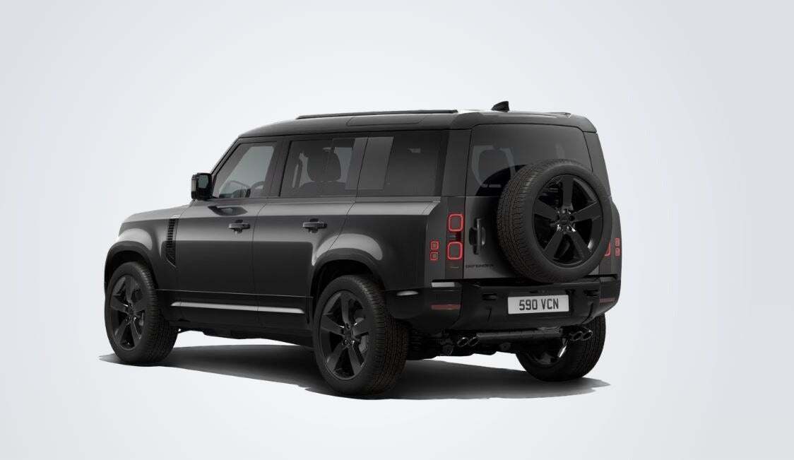 Grå Land Rover Defender 110 fra 2025