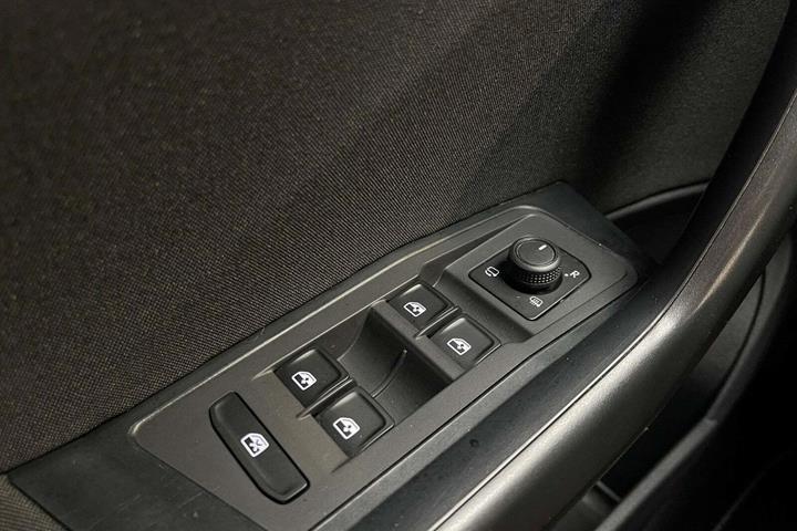 Grå VW T-Roc fra 2022
