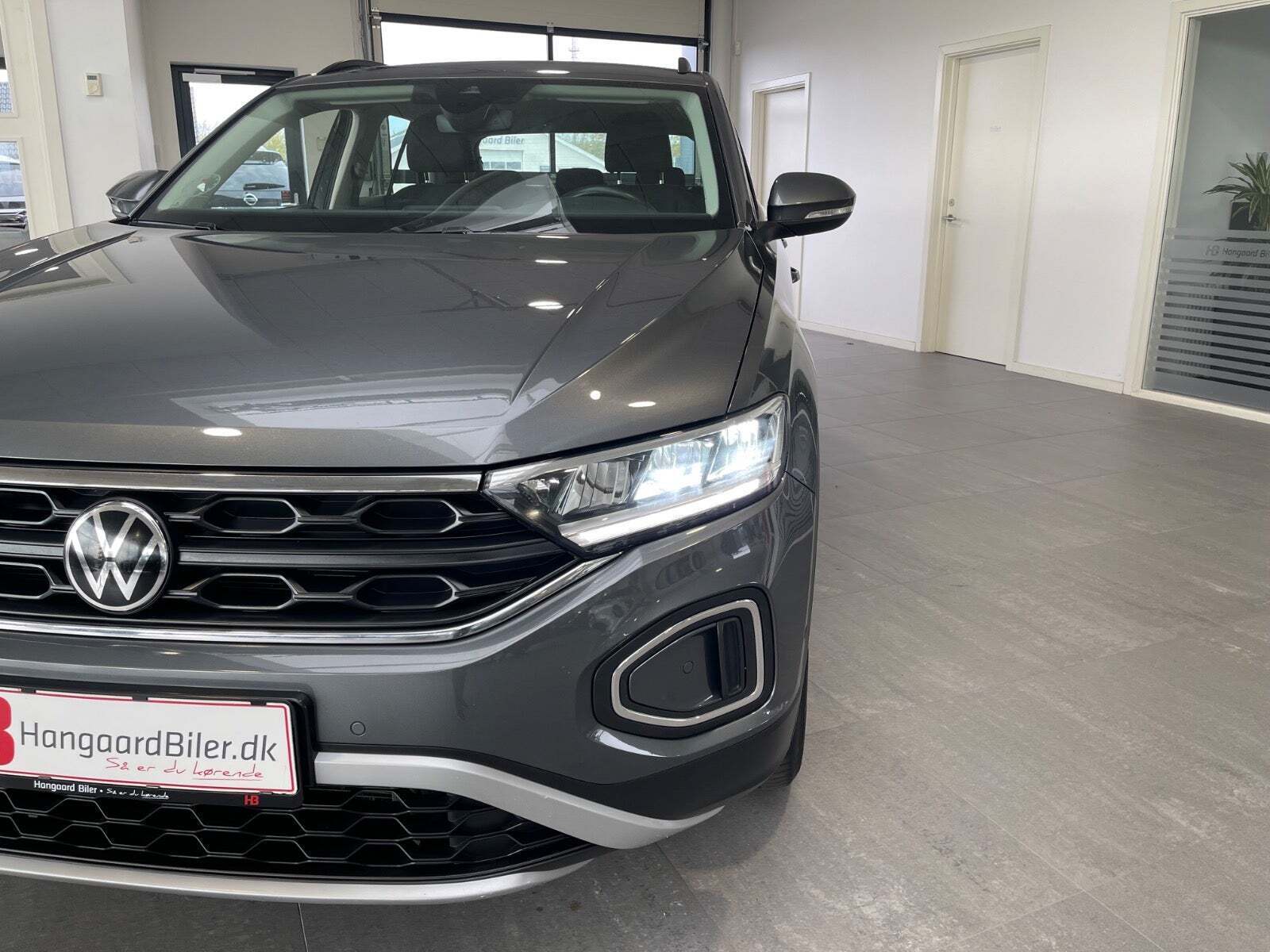 Grå VW T-Roc fra 2022