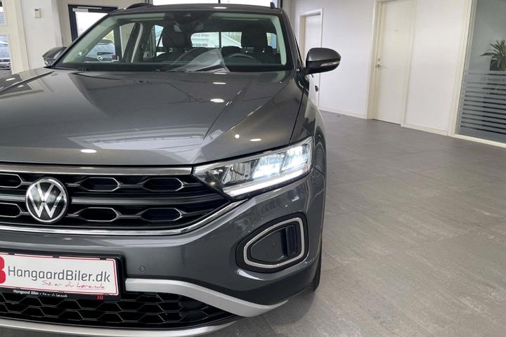 Grå VW T-Roc fra 2022
