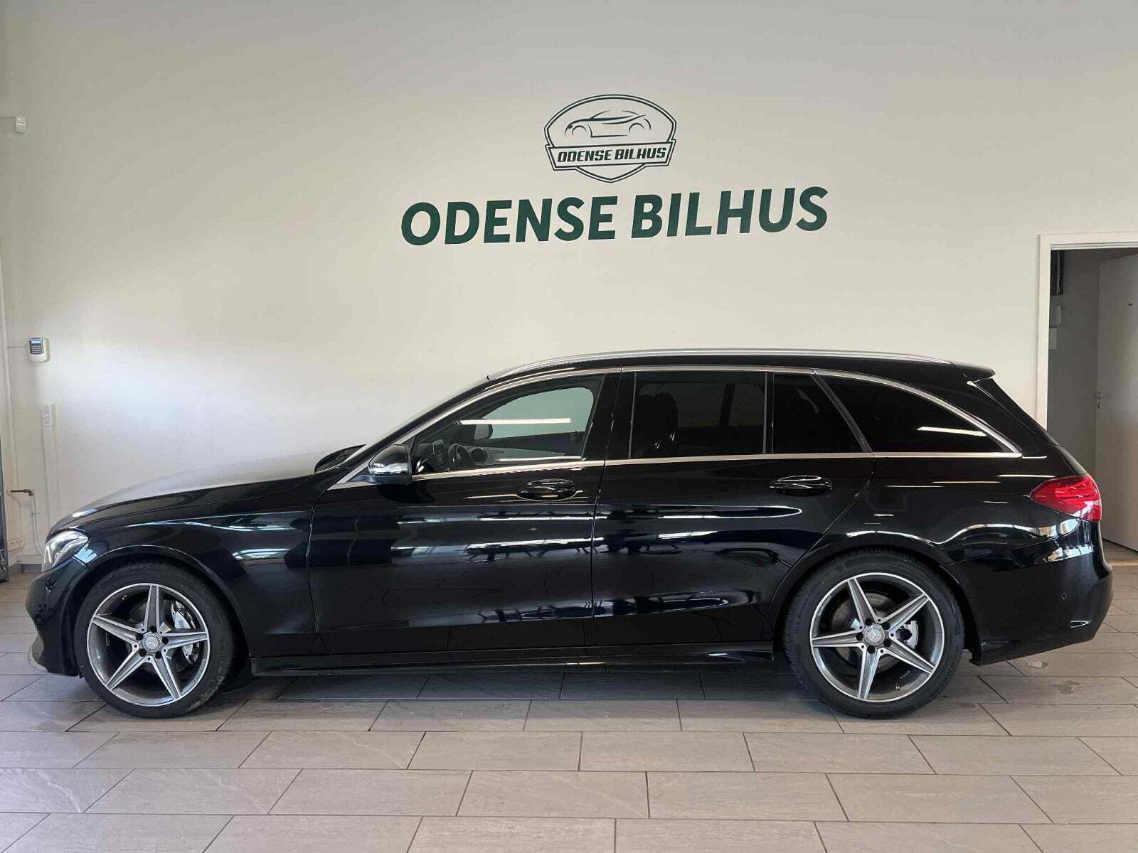 Mercedes C220 d 2,2 AMG Line stc. aut.