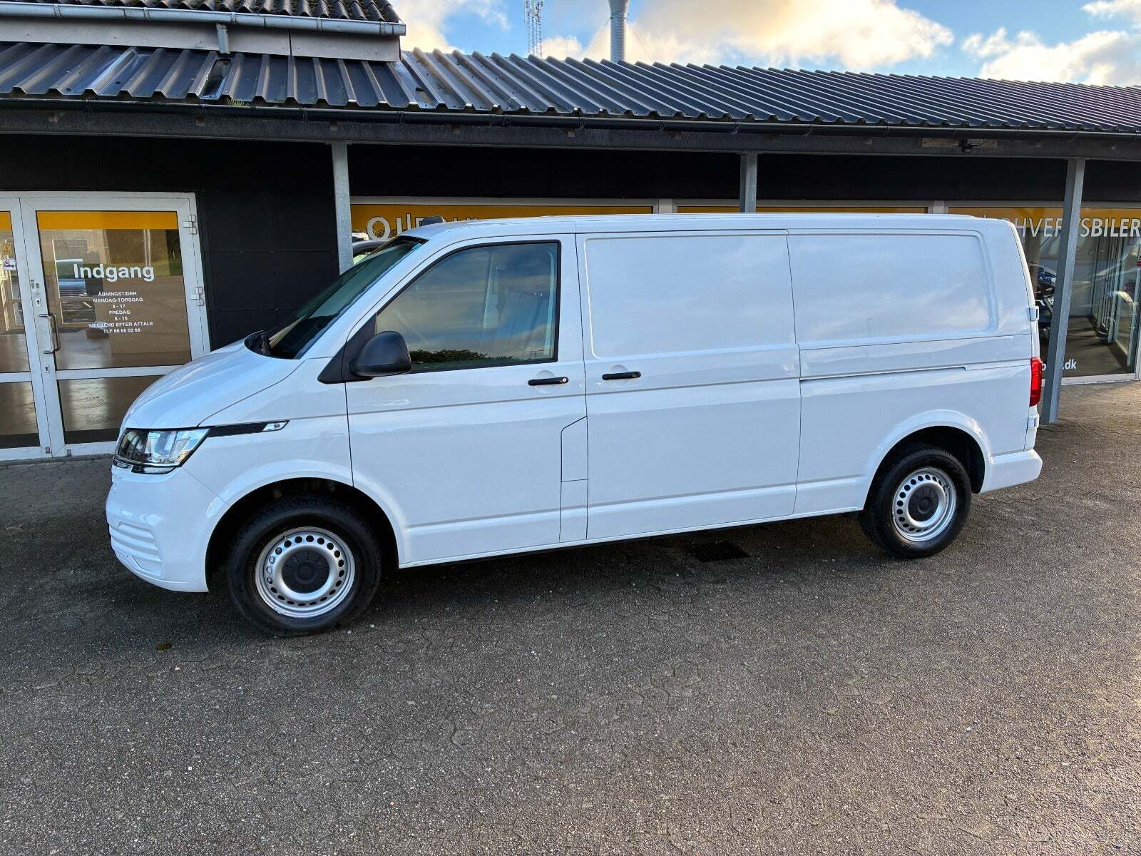 VW Transporter 2,0 TDi 150 Kassevogn DSG lang
