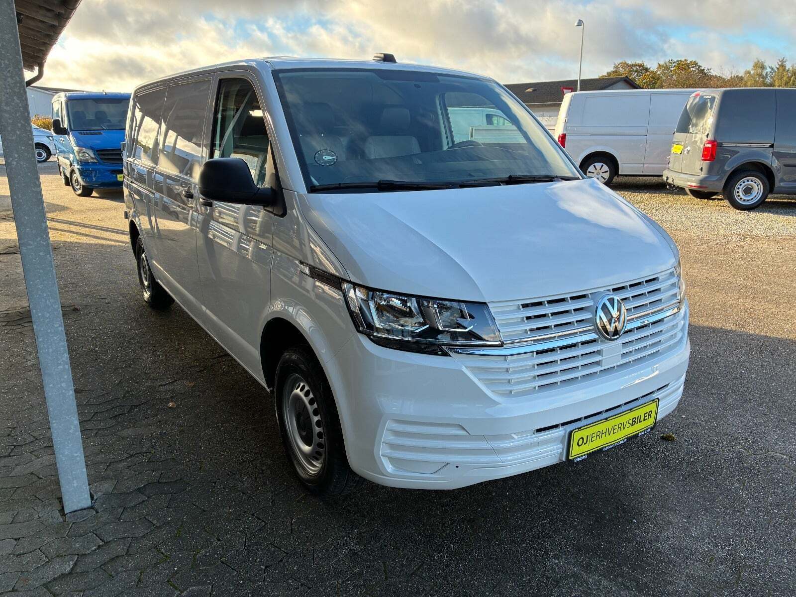 VW Transporter 2,0 TDi 150 Kassevogn DSG lang