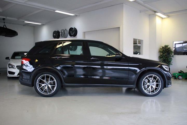 Sort Mercedes GLC43 fra 2016