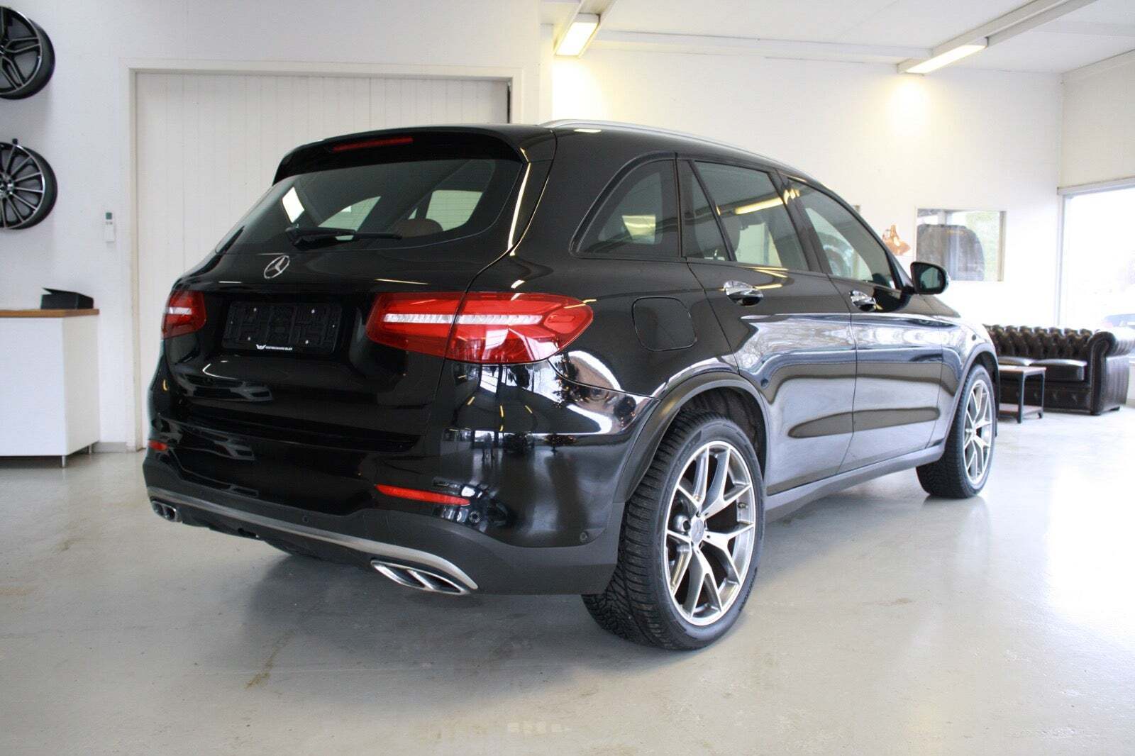 Sort Mercedes GLC43 fra 2016