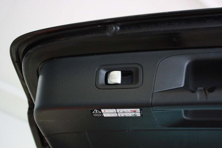 Sort Mercedes GLC43 fra 2016