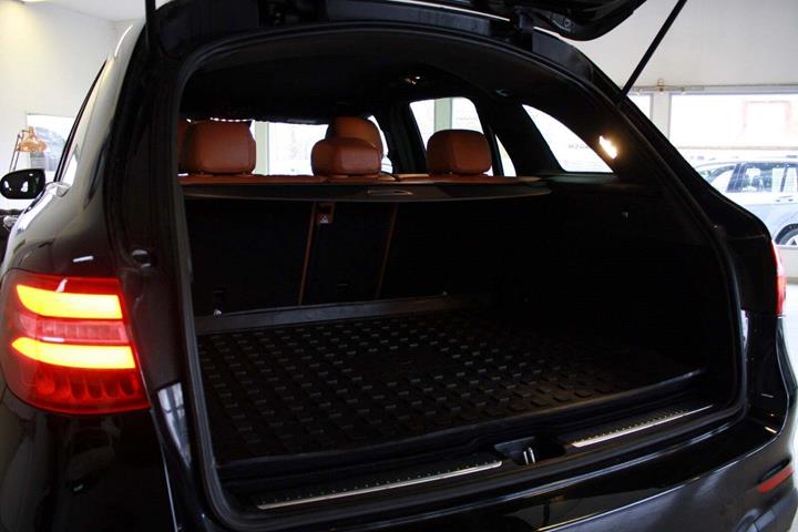Sort Mercedes GLC43 fra 2016