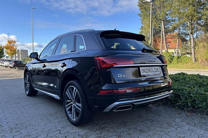 Grå Audi Q5 fra 2021