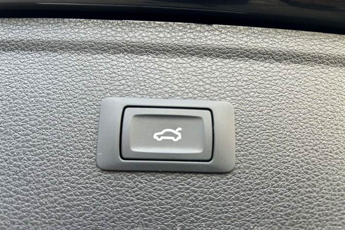 Grå Audi Q5 fra 2021