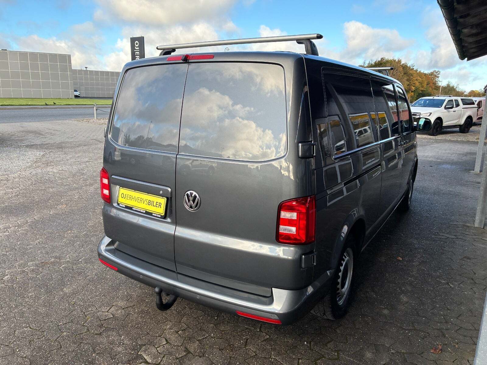 VW Transporter 2,0 TDi 150 Kassevogn DSG lang