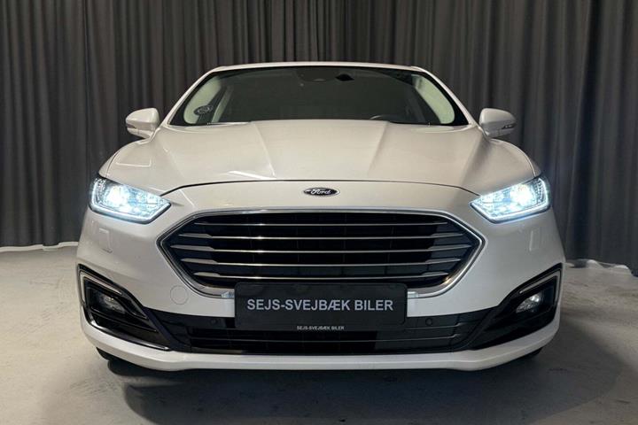 Hvid Ford Mondeo fra 2020
