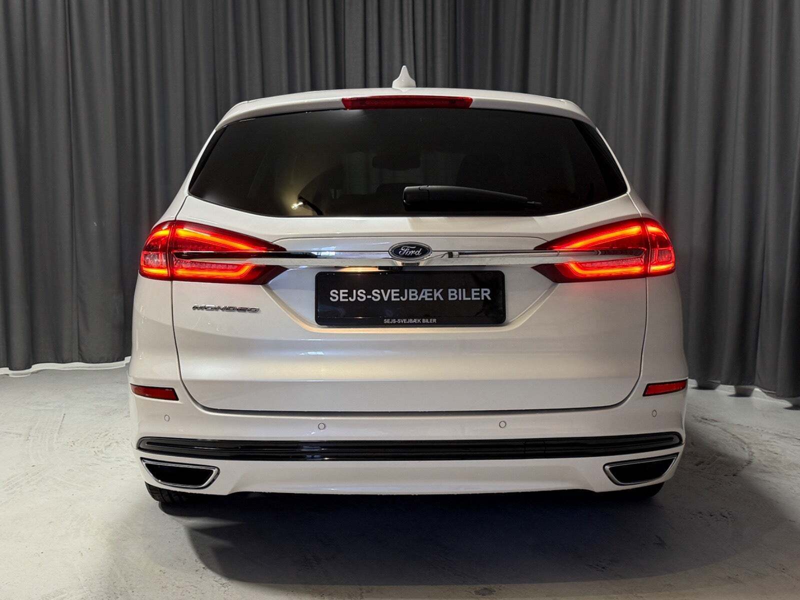 Hvid Ford Mondeo fra 2020
