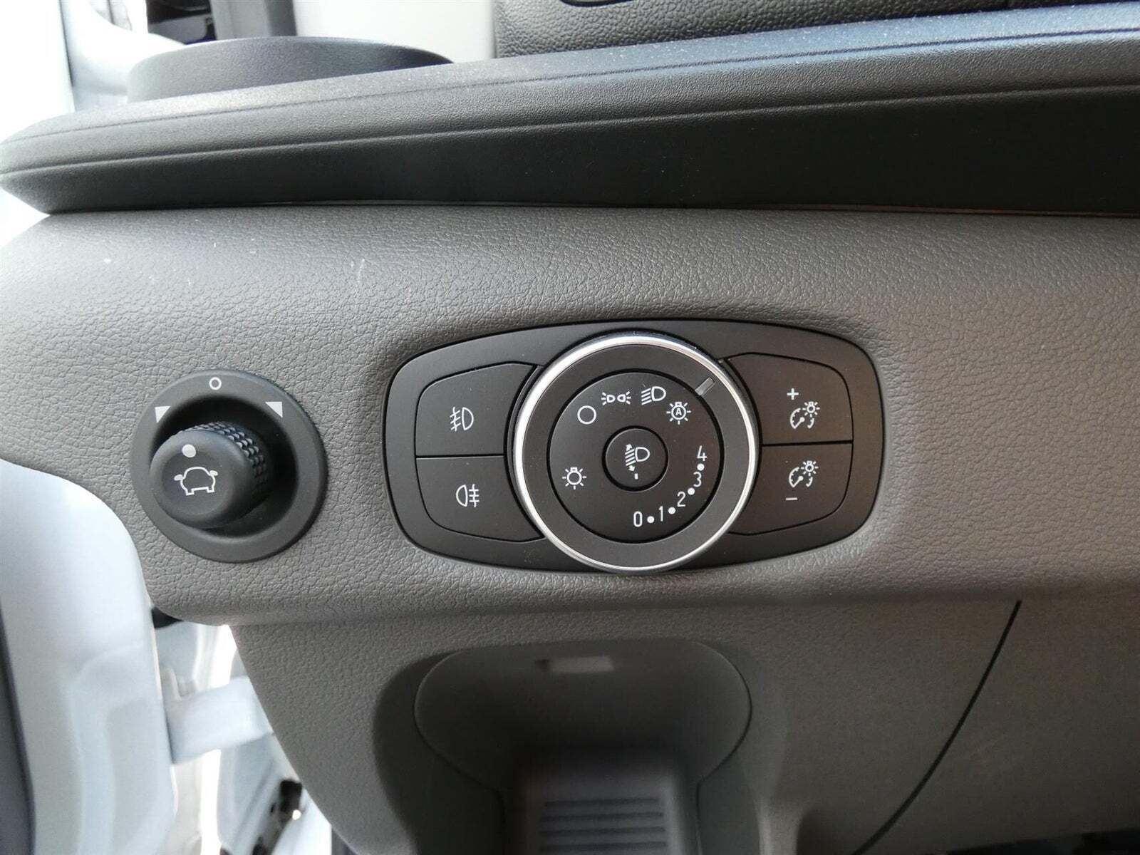 Hvid Ford Transit 350 L3 Chassis fra 2025