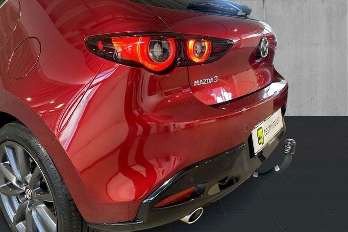 Grå Mazda 3 fra 2022