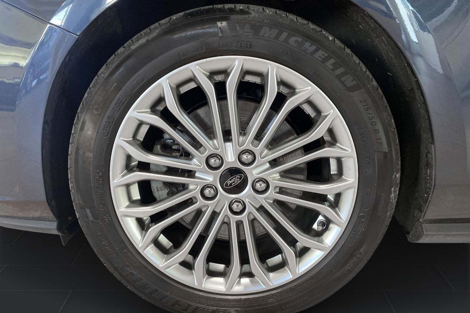 Blå Ford Focus fra 2020