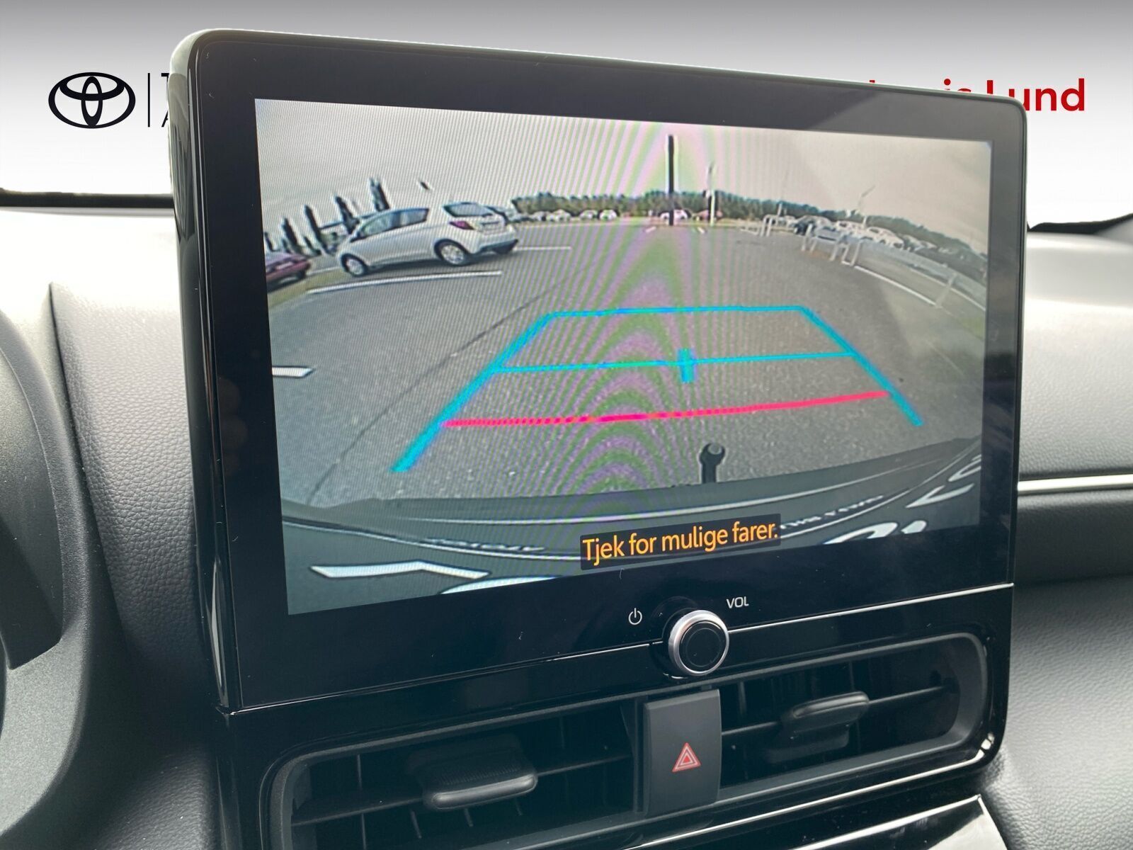 Grå Toyota Yaris Cross fra 2024