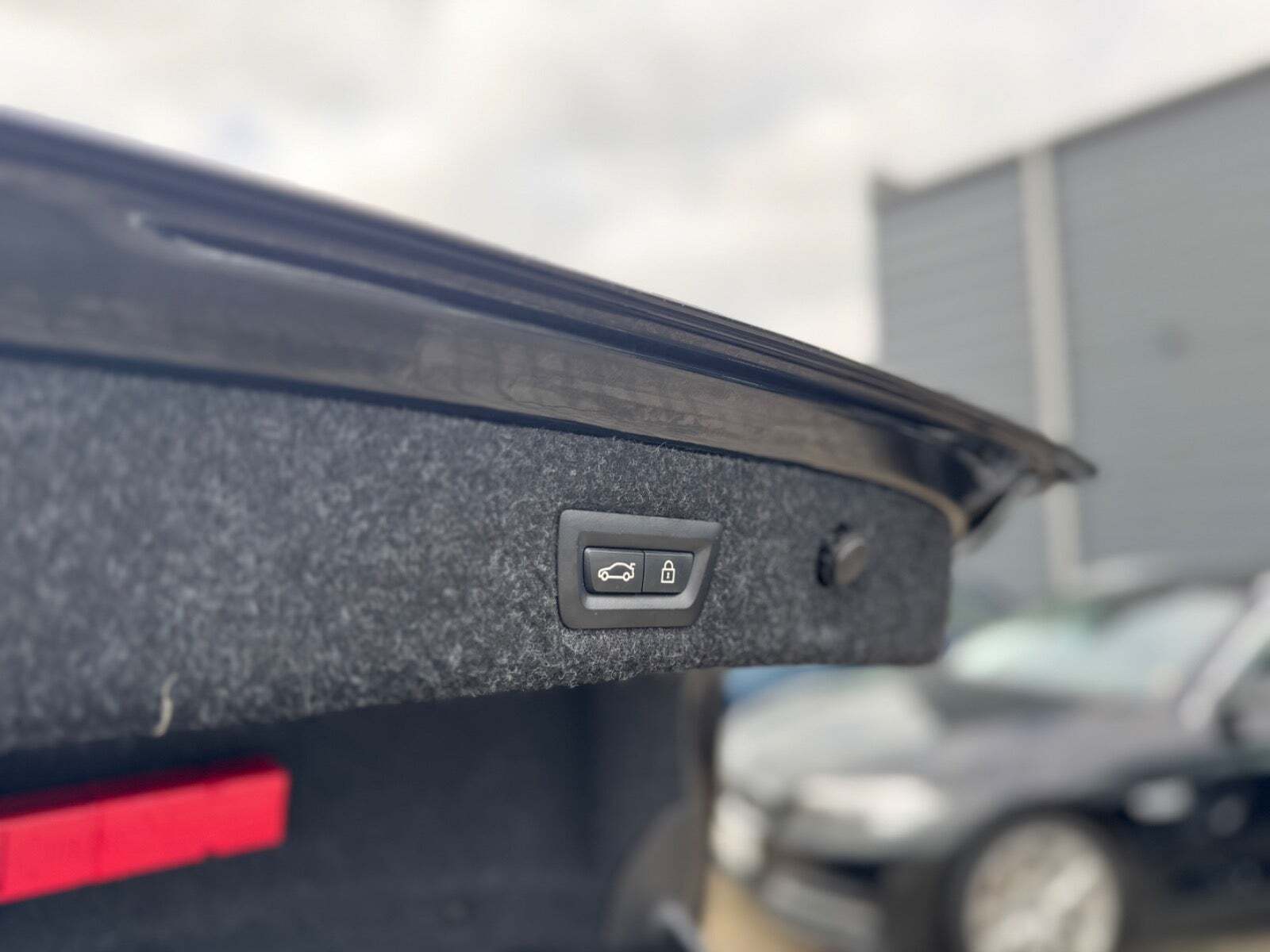 Sort BMW 530e fra 2020