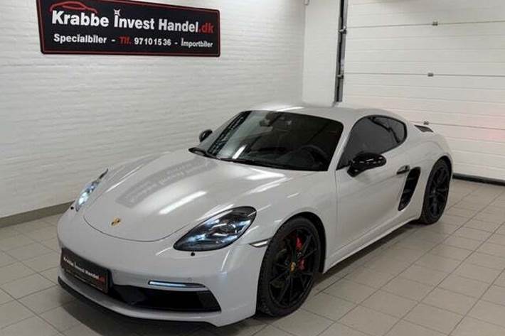 Grå Porsche 718 Cayman GTS fra 2018 set udefra