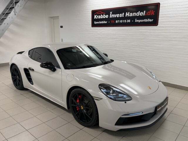 Grå Porsche 718 Cayman GTS fra 2018 set udefra