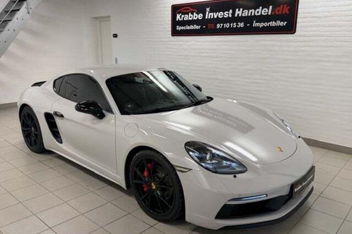 Grå Porsche 718 Cayman GTS fra 2018 set udefra