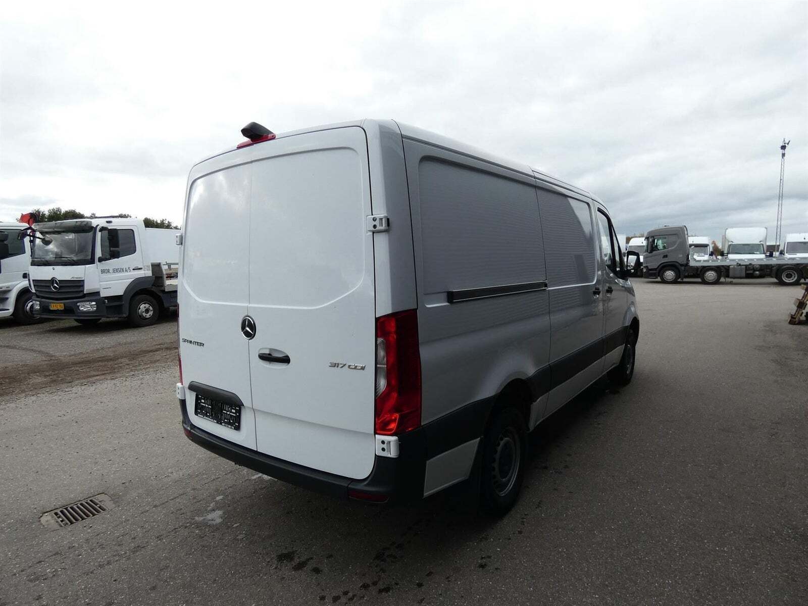 Mercedes Sprinter 317 2,0 CDi A2 Kassevogn aut. RWD