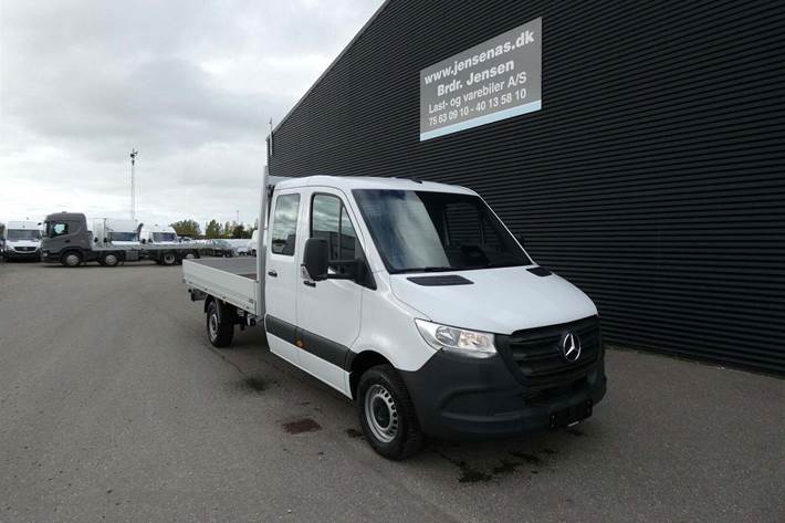 Hvid Mercedes Sprinter 317 fra 2025