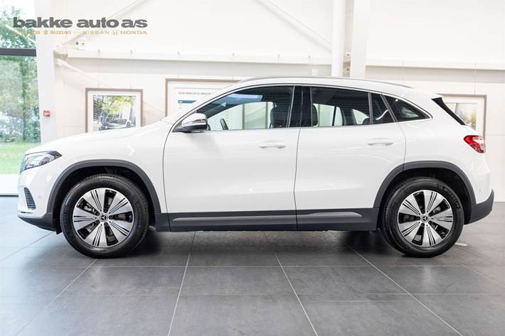 Hvid Mercedes EQA 300 fra 2024