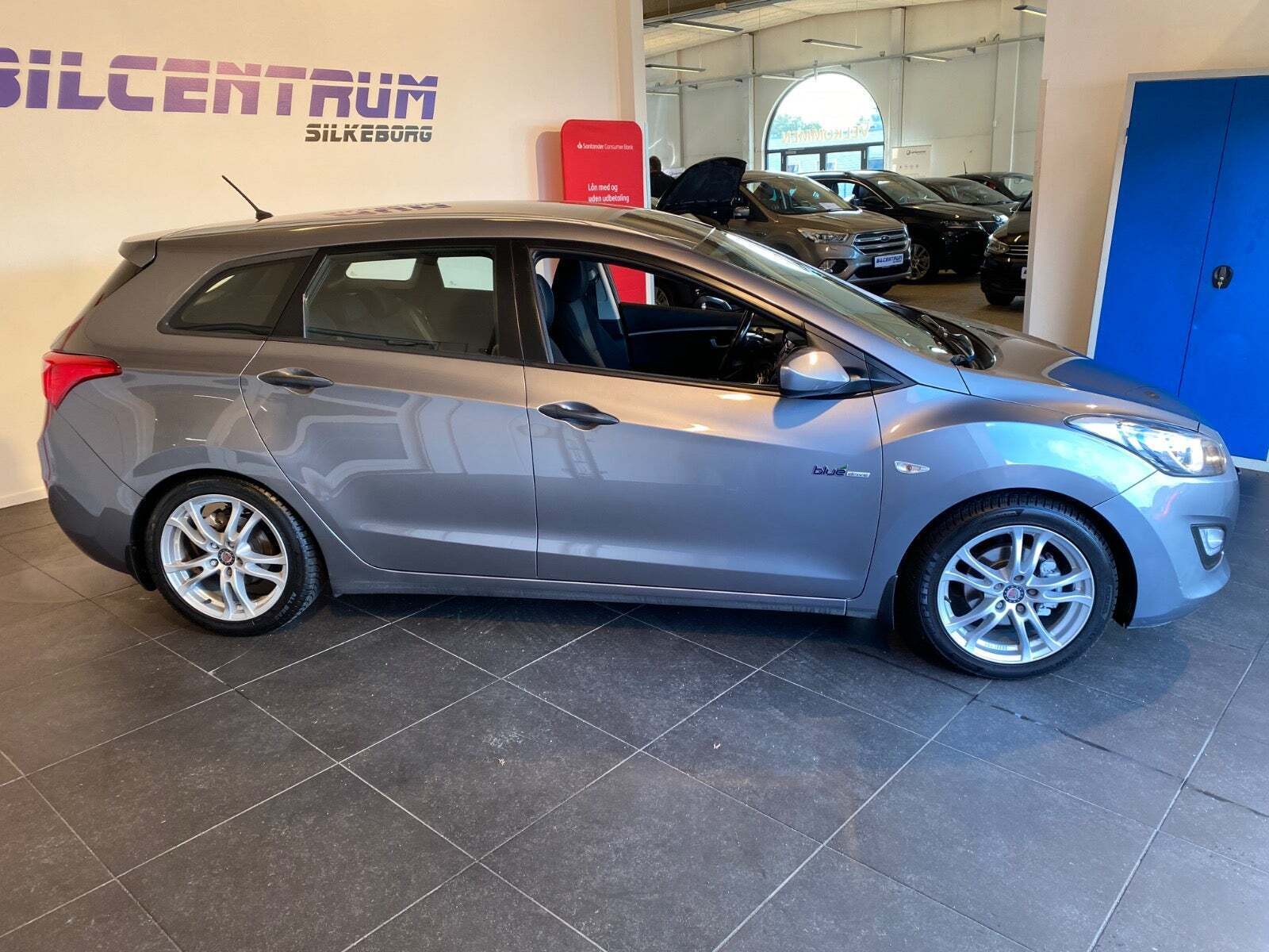 Grå Hyundai i30 fra 2014