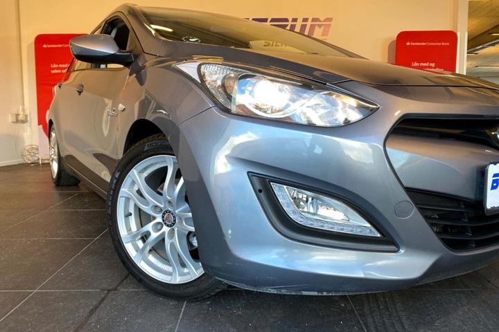 Grå Hyundai i30 fra 2014