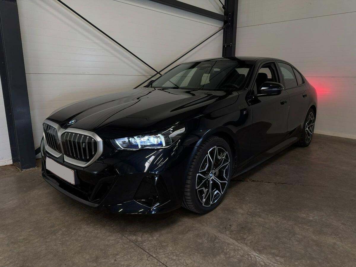 BMW i5 eDrive40 Fully Charged M-Sport