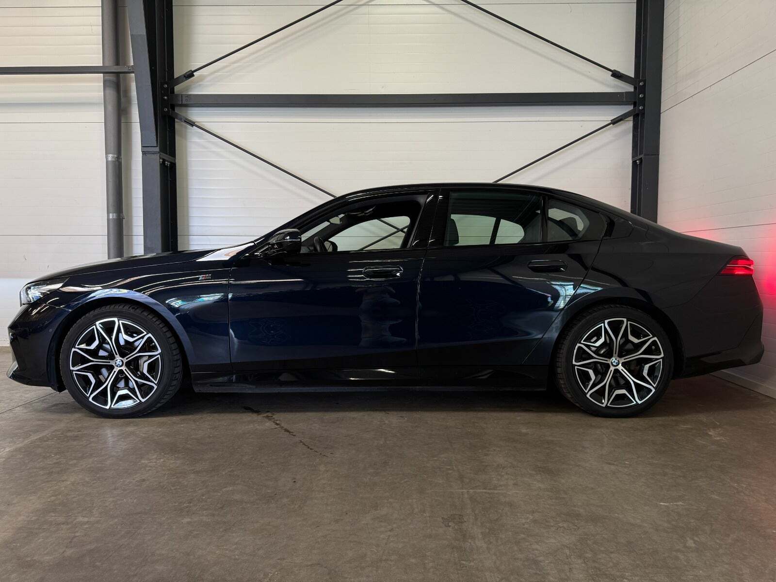 BMW i5 eDrive40 Fully Charged M-Sport