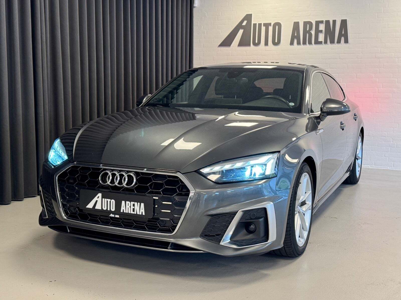 Grå Audi A5 fra 2021