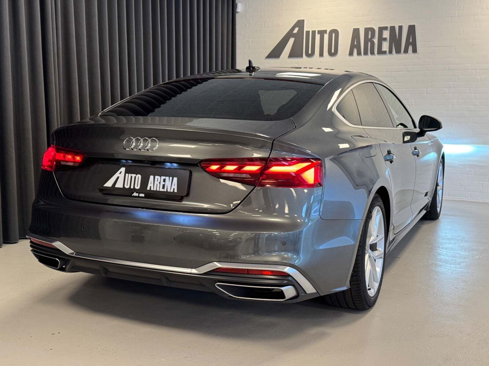 Grå Audi A5 fra 2021