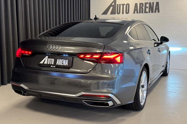Grå Audi A5 fra 2021