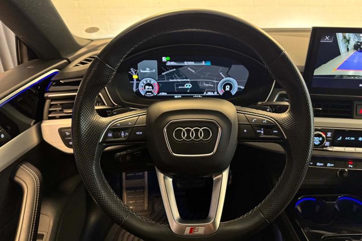 Grå Audi A5 fra 2021