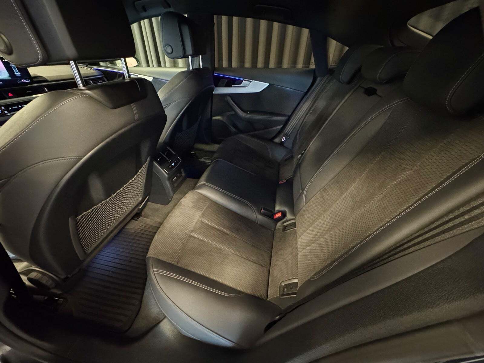 Grå Audi A5 fra 2021
