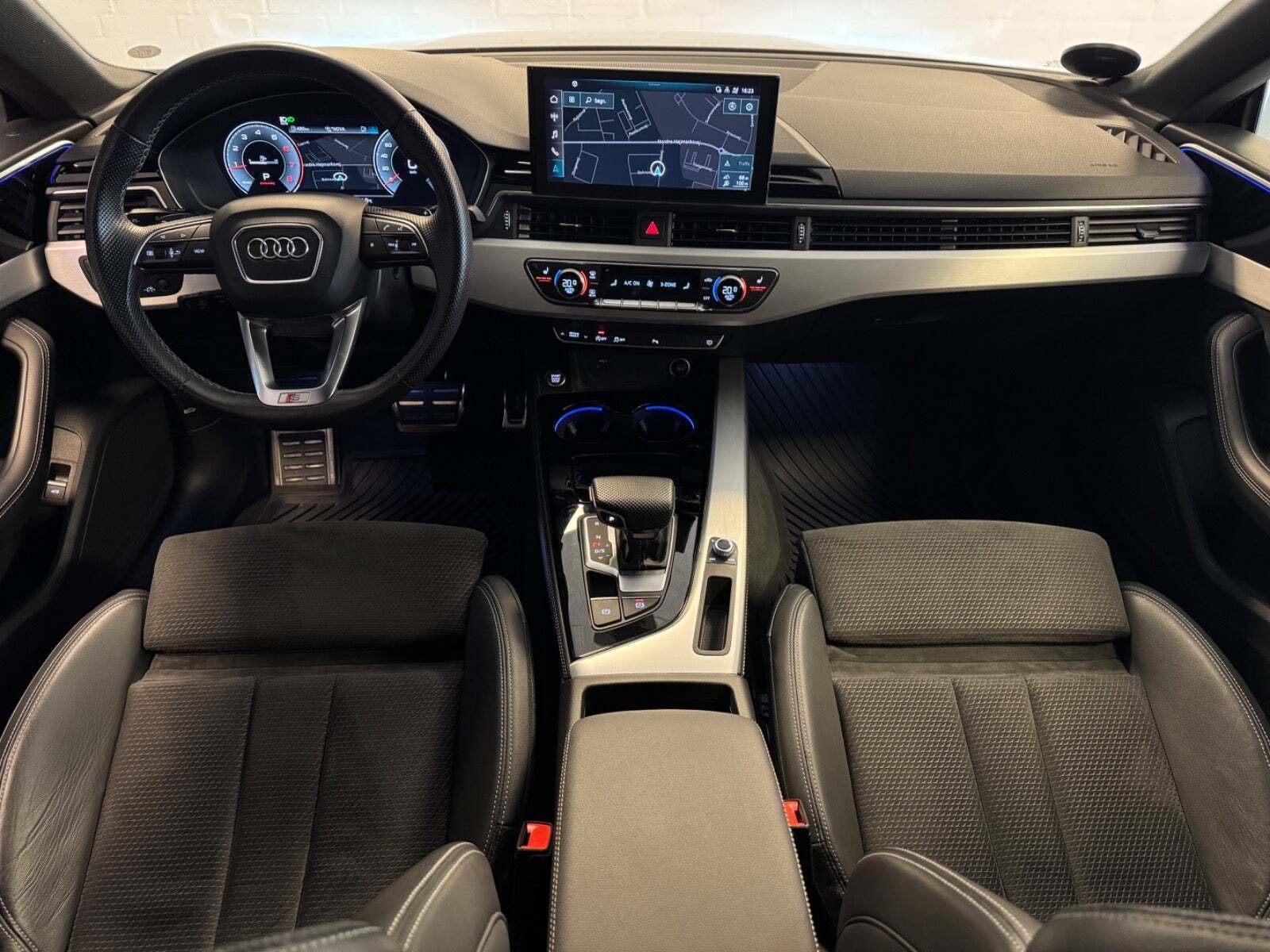 Grå Audi A5 fra 2021