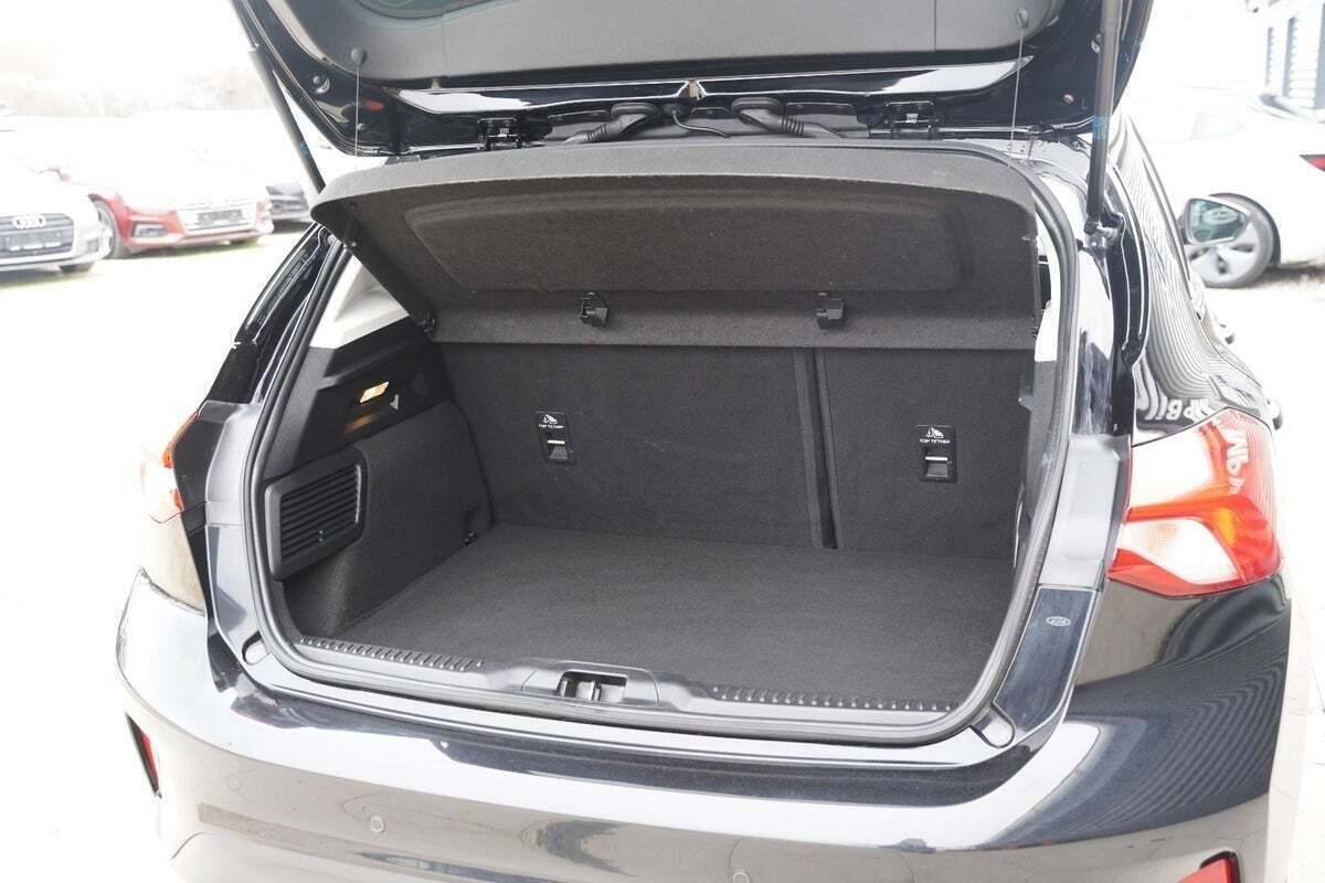 Sort Ford Focus fra 2019