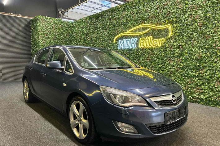 undefined Opel Astra fra 2010 set udefra